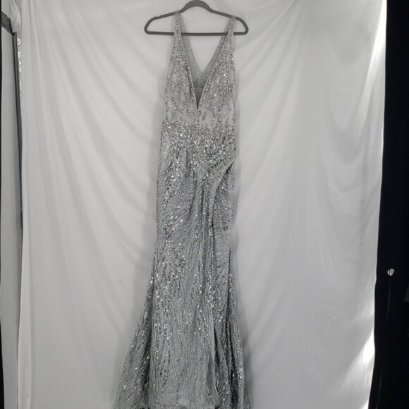 Mac Duggal Sequin Silver Illusion Back Crystal Crisscross Back Gown Plus Size 14 - Picture 8 of 10
